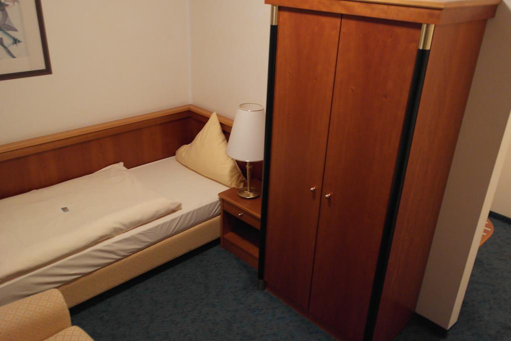 Hotel Jahnhaus Langenfeld (North Rhine-Westphalia) Quarto foto